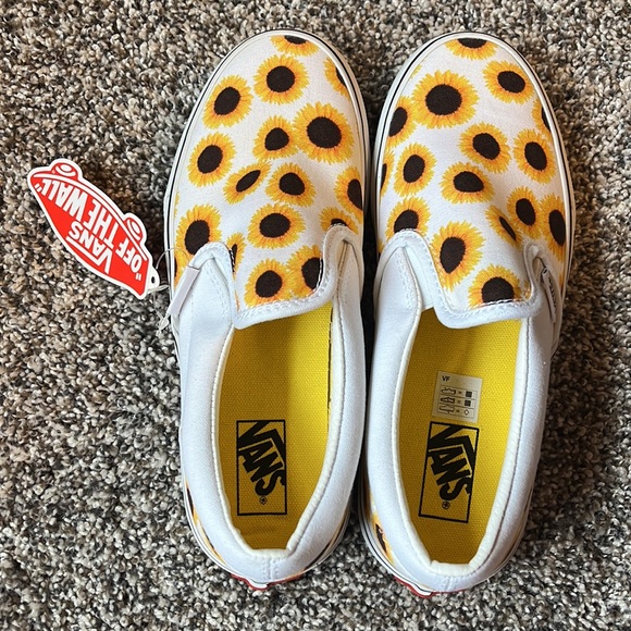 Vans - Picture 3 of 5